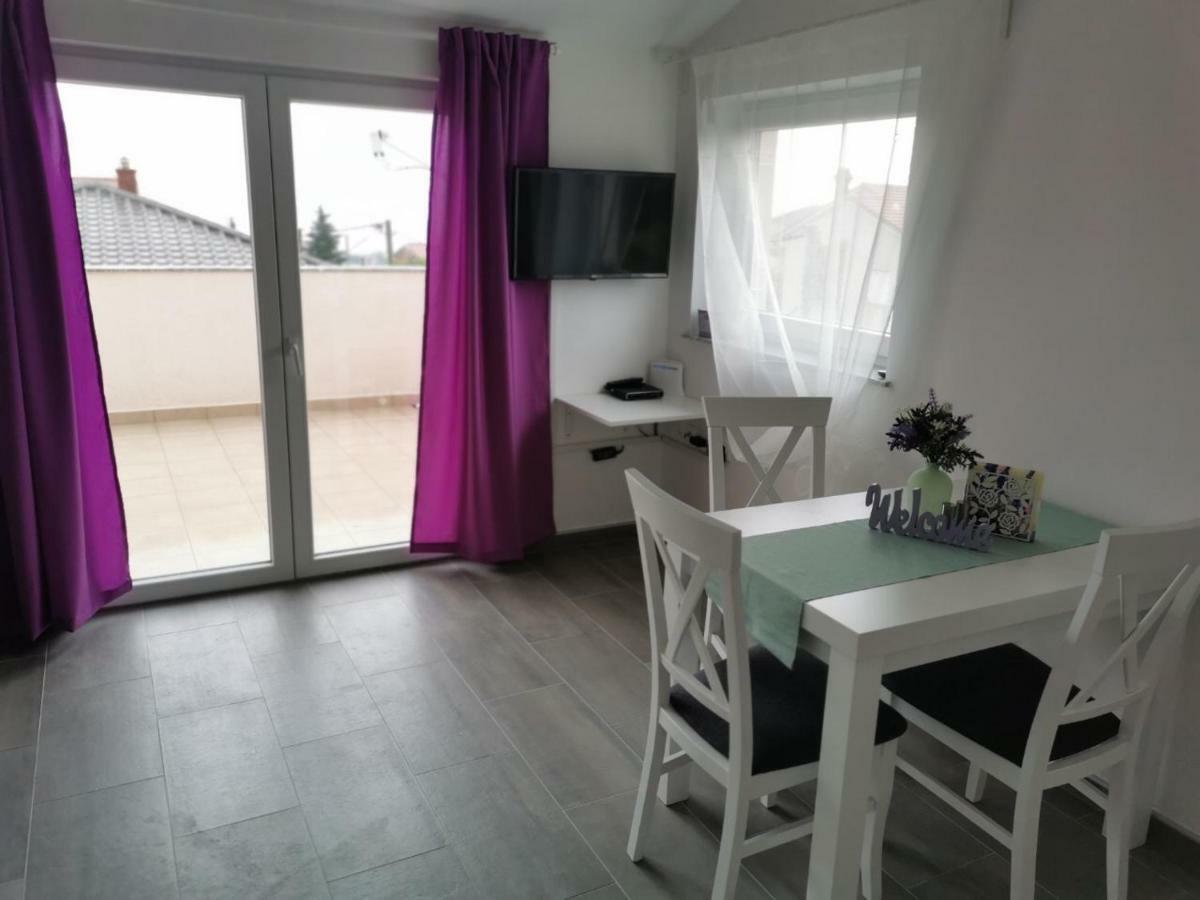 Vila Zdenka โนวีวีโนดอลสกี ภายนอก รูปภาพ