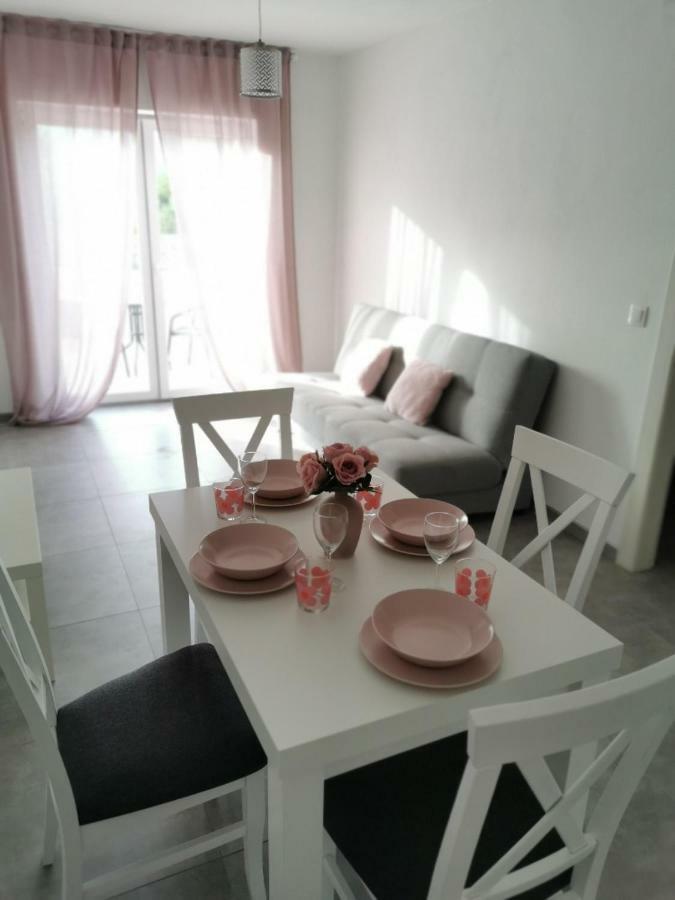 Vila Zdenka โนวีวีโนดอลสกี ภายนอก รูปภาพ