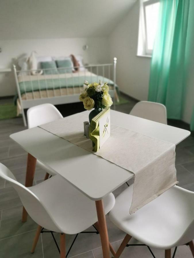 Vila Zdenka โนวีวีโนดอลสกี ภายนอก รูปภาพ